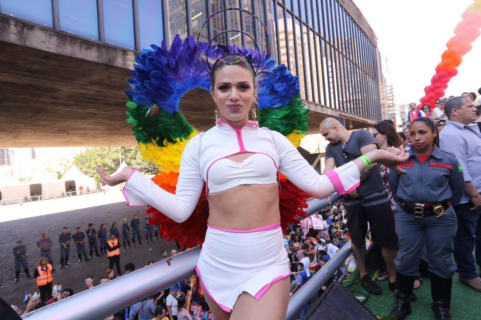 Glamour Garcia participa de 23ª Parada LGBT.  — Foto: Celso Tavares/G1