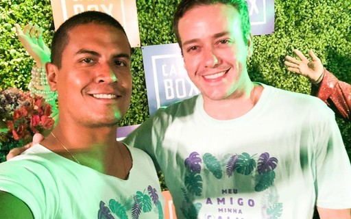 Pablo Sanábio e marido ganham 'vale night' para curtir folia em Salvador