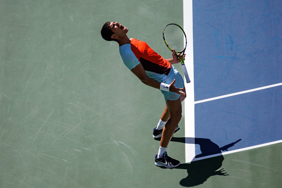 Carlos Alcaraz passeia na segunda rodada do US Open — Foto:  Frey/TPN/Getty Images