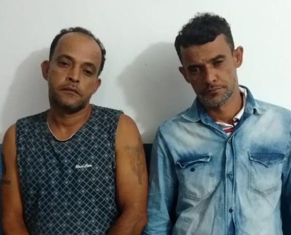 IrmÃ£os que foram presos presos suspeitos de matar outro irmÃ£o a pauladas na Bahia â?? Foto: DivulgaÃ§Ã£o