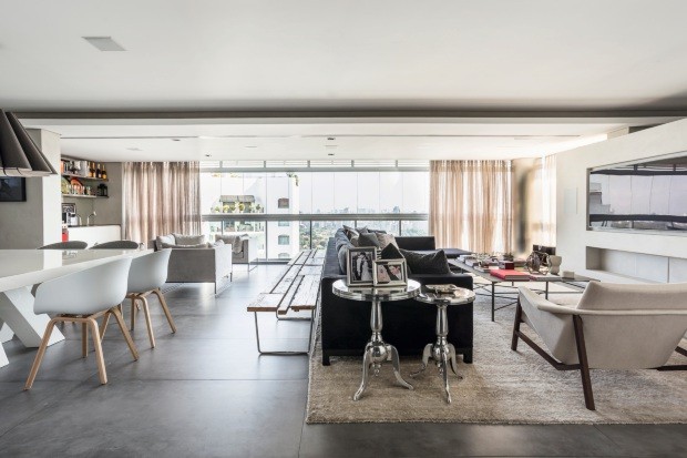 Apartamento proetado pelo escritório Basiches Arquitetos Associados - Neutro com vida (Foto: Ricardo Bassetti / Divulgação)
