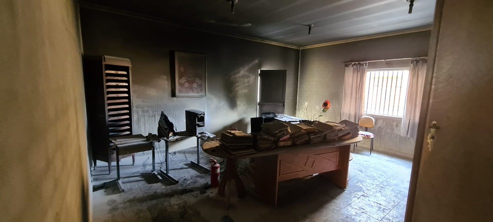 Escritório da casa de padre pega fogo em Itirapina — Foto: Diocese de São Carlos/Divulgação