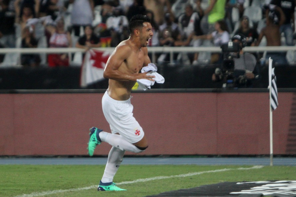 Andrés Ríos comemora seu gol pelo Vasco (Foto: Paulo Fernandes/Vasco)