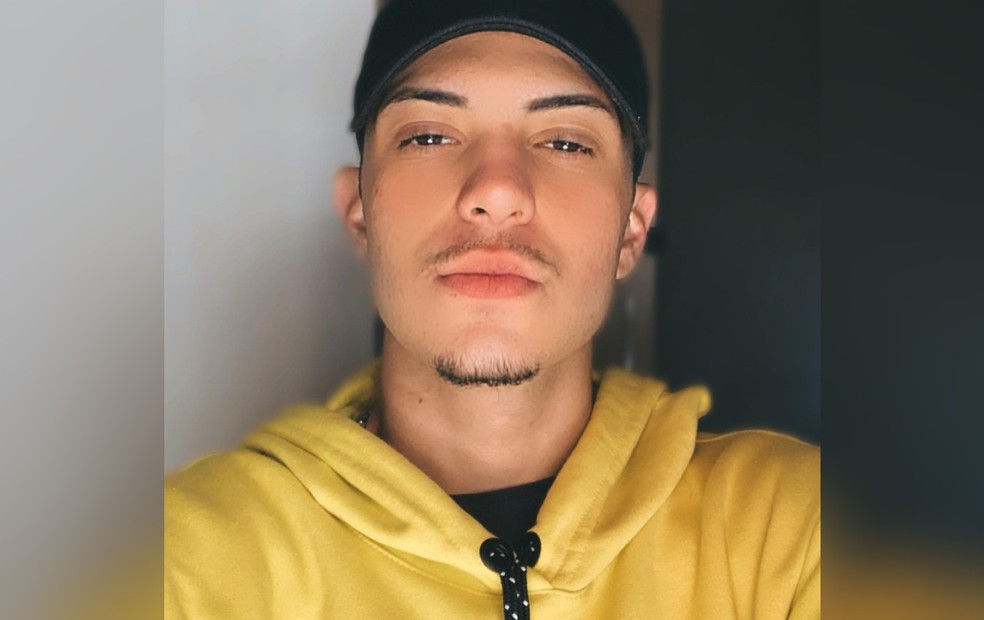 Motociclista de 19 anos morre ao bater em traseira de caminhão parado em Capão Bonito  — Foto: Facebook/ Reprodução 
