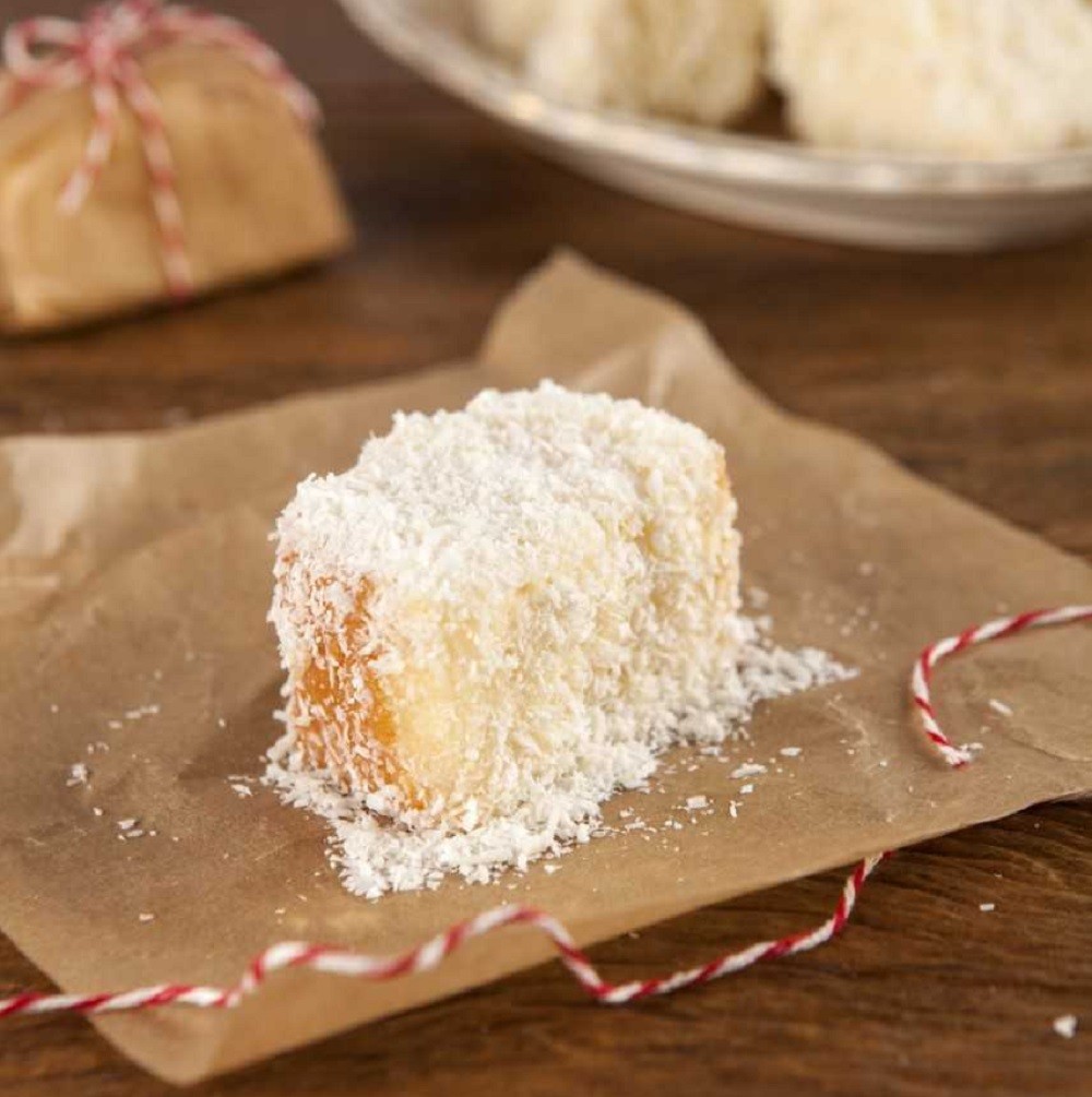 Bolo de coco gelado com bolo pronto da Pullman (Foto: Pullman/Divulgação)