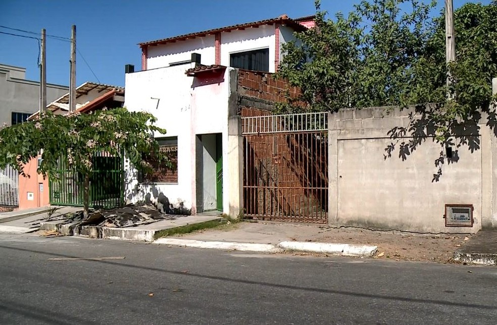 Casa onde o crime aconteceu, em Linhares, Espírito Santo (Foto: Raphael Verly/TV Gazeta)