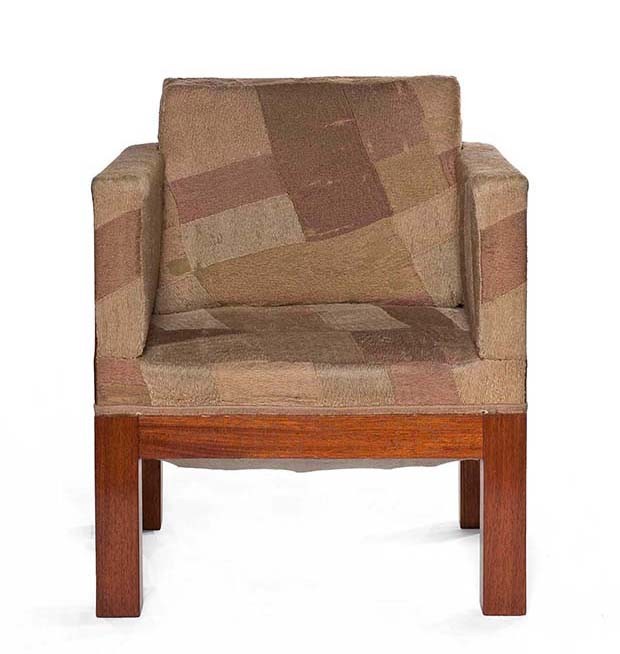 Sonia Delaunay: Dining-room chair in wood, toile with wool embroidery, and velvet, circa 1923 (Foto:  COPYRIGHT LES ARTS DÉCORATIFS, PARIS/JEAN THOLANCE)