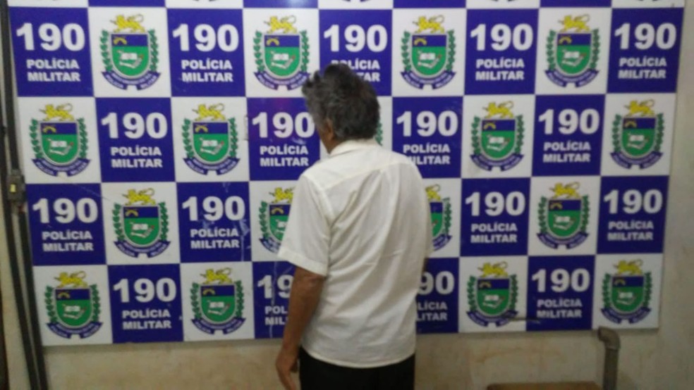Idoso foi autuado em flagrante  â Foto: PM/DivulgaÃ§Ã£o