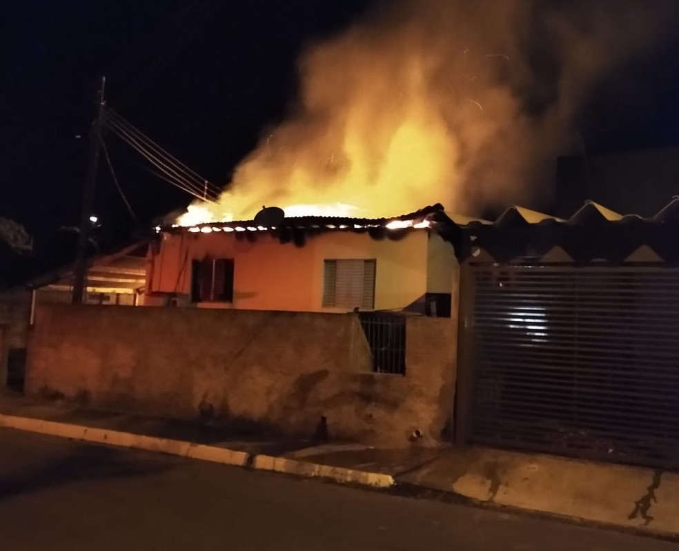 Homem é preso por colocar fogo na casa de sua mãe em Iacanga — Foto: Redes sociais/Reprodução