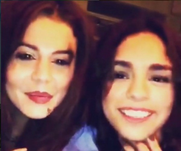 Selena Gomez e Vanessa Hudgens brincando com app (Foto: Reprodução Instagram)