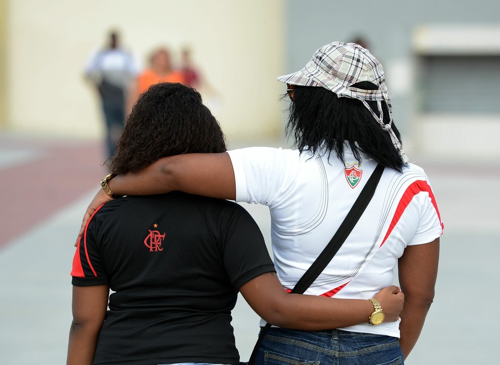 Torcedoras de Flamengo e Fluminense  — Foto: André Durão
