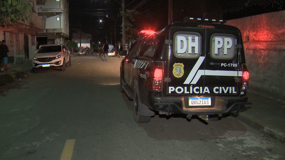 Homem foi assassinado na Rua Uirapuru, em Novo Horizonte, na Serra — Foto: Reprodução/TV Gazeta