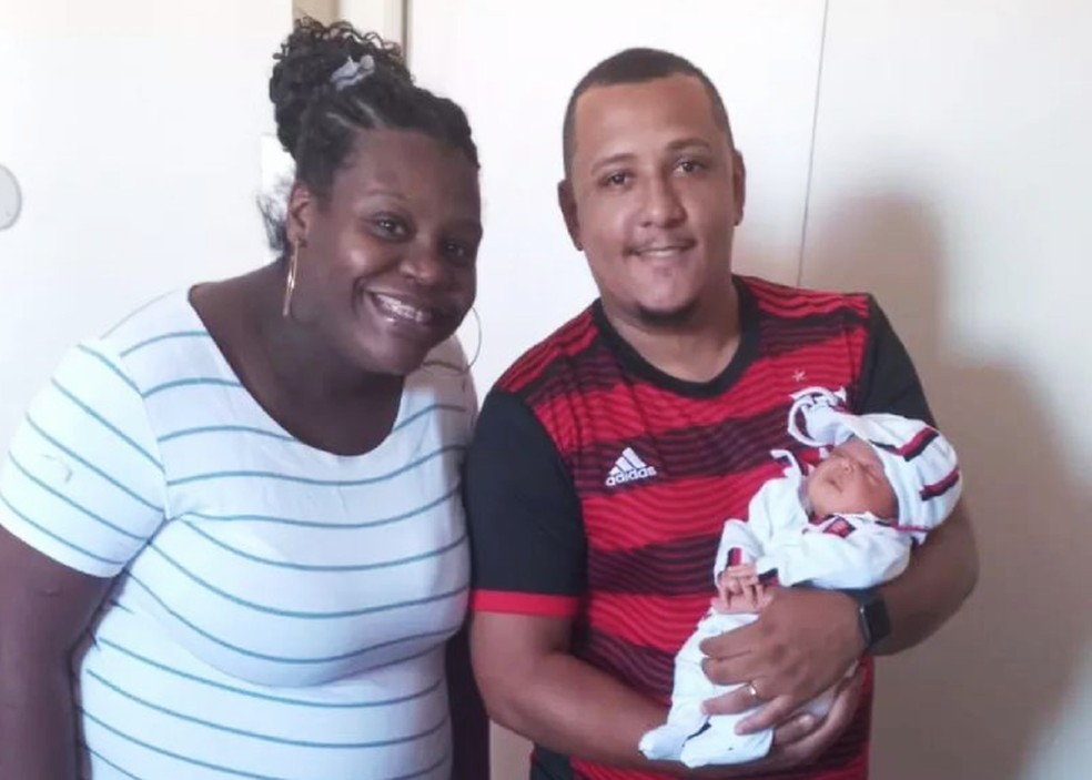 Rita, Leandro e Gabriel Henrique de Arrascaeta: amor pelo Flamengo une a família — Foto: Arquivo pessoal