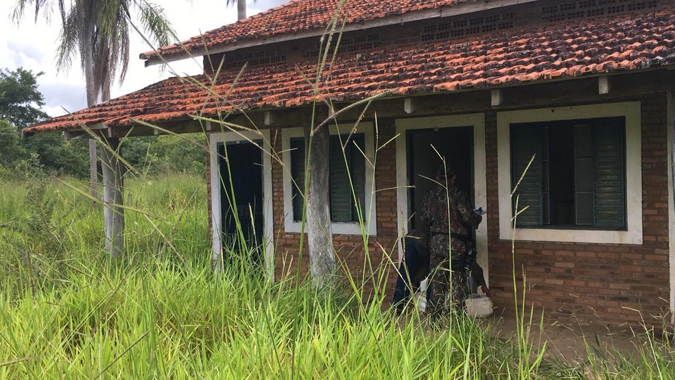 Local onde a PMA achou os produtos abandonados e realizou o flagrante  — Foto: PMA/Divulgação