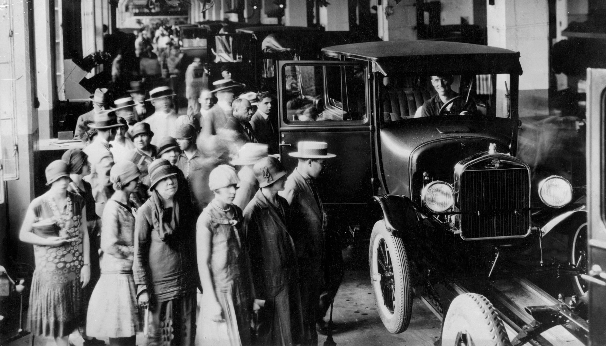 Ford inaugurou a primeira fábrica de automóveis do Brasil; veja o histórico thumbnail