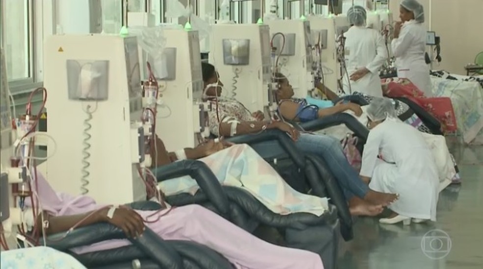 Pacientes sofrem para poder seguir tratamento (Foto: Reprodução TV  Globo)