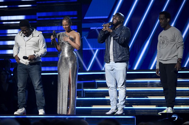 Alicia Keys e Boyz II Men fazem homenagem a Kobe Bryant (Foto: Getty Images)