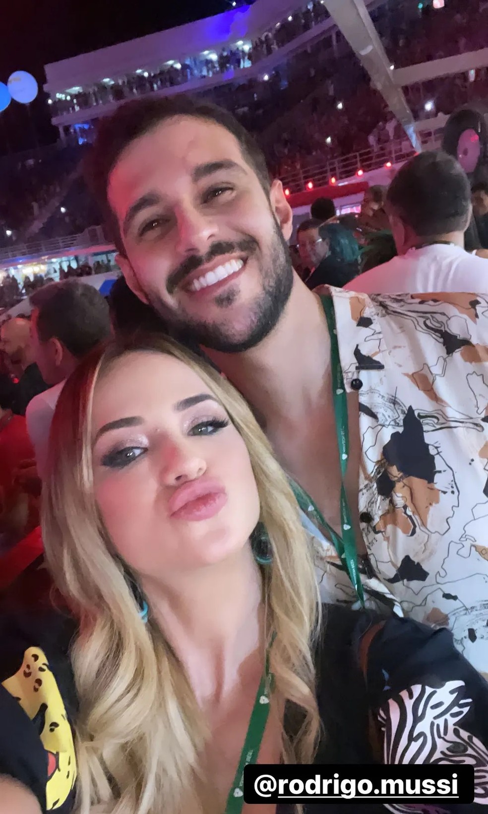 Gabi Martins e Rodrigo Mussi no Festival de Parintins &mdash; Foto: Reprodu&ccedil;&atilde;o Instagram