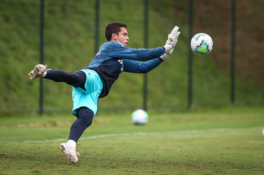 Renato confirma Brenno no gol do Grêmio contra o Esportivo: Hora certa