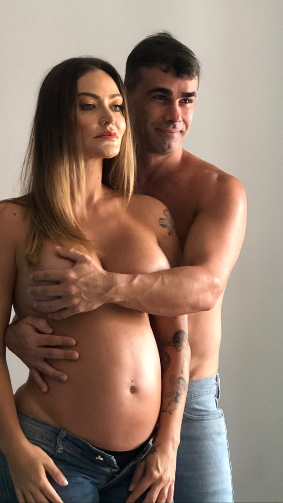 Laura Keller dá spoiler de ensaio da gestação ao lado do marido, Jorge Sousa (Foto: Reprodução/Instagram)