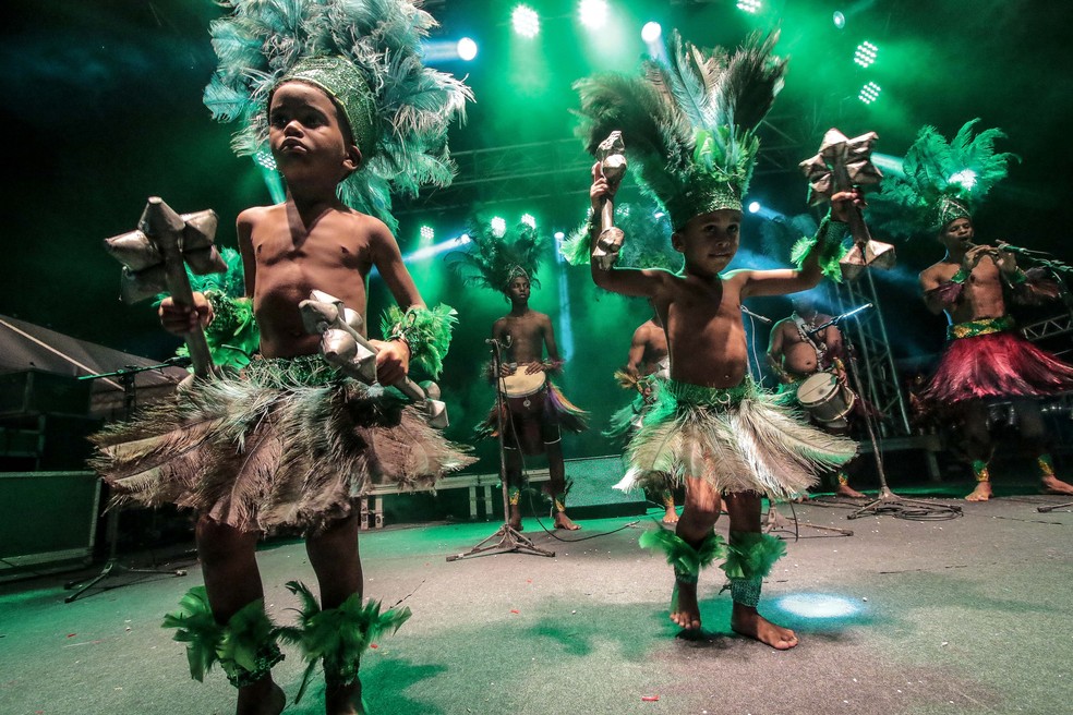 Ao todo, 16 grupos de caboclinho se apresentam durante o evento no Recife (Foto: Clélio Tomaz/PCR/Divulgação)