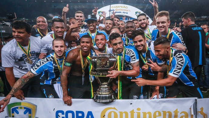 Grêmio insiste em política de jovens e cumpre promessa de título em 2016