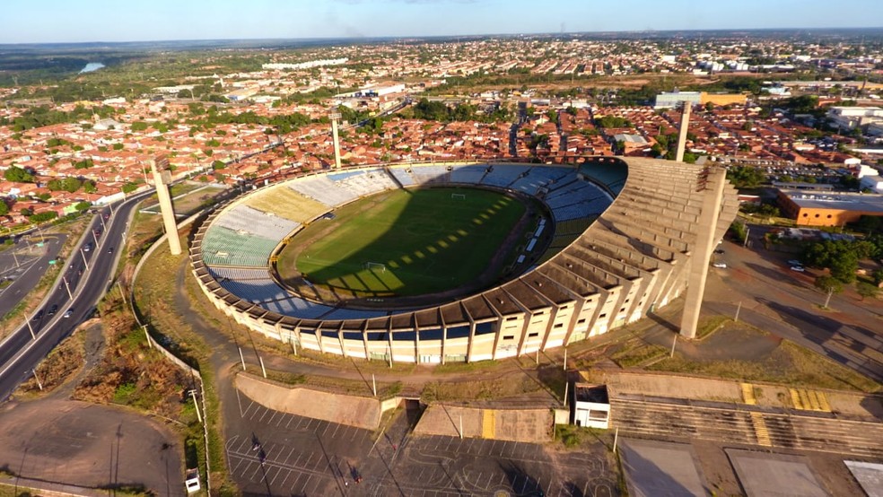 Estádio Albertão será palco do confronto entre River-PI e Flu — Foto: Fernando Cardoso/TV Clube