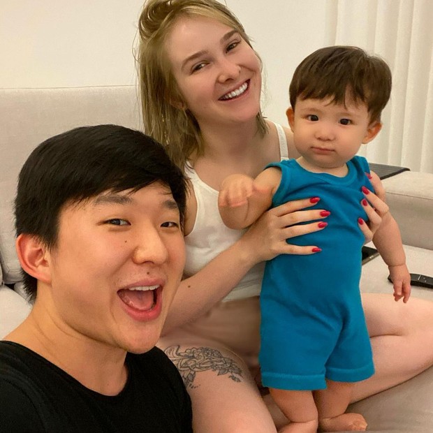 Pyong Lee e Sammy Lee com o filho, Jake (Foto: Reprodução/Instagram)