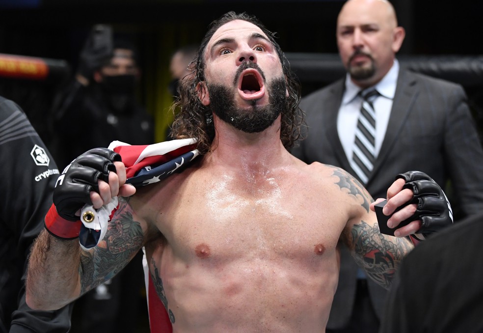 UFC: L&eacute;o Santos quase nocauteia, Clay Guida sobrevive e finaliza brasileiro  no segundo round | combate | ge