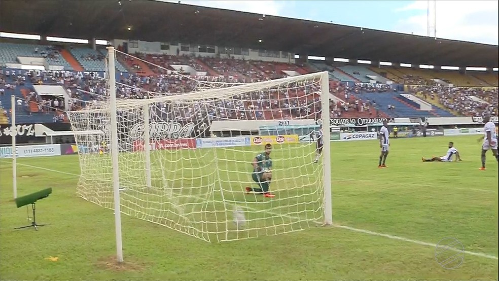 Fernandinho fez o segundo gol do OperÃ¡rio  â Foto: TV Morena/ReproduÃ§Ã£o