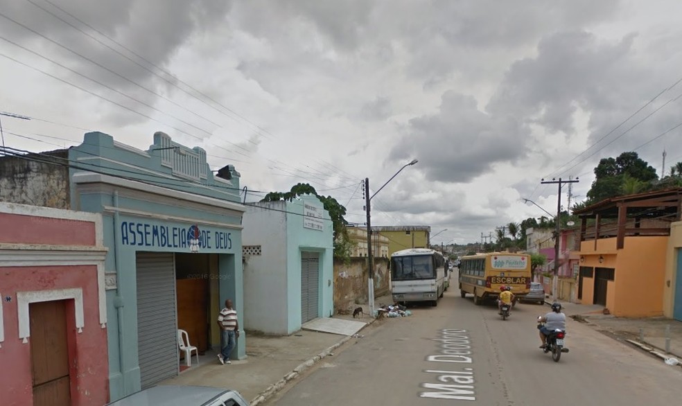 Um homem foi atingido por uma bala perdida em Paudalho, no Grande Recife (Foto: Reprodução/Google Street View)