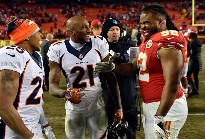 Dontari Poe ganha o carinho de seus rivais de Denver Broncos (Foto: Jason Hanna/Getty Images)