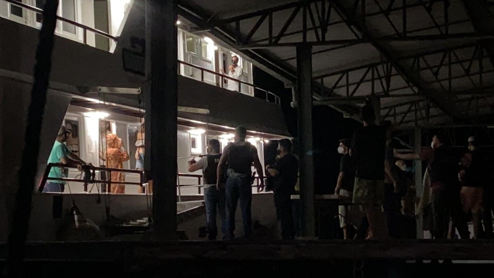 Policiais flagraram evento na noite desta terça-feira (6), nas proximidades de Manaus. — Foto: Patrick Marques/G1 AM