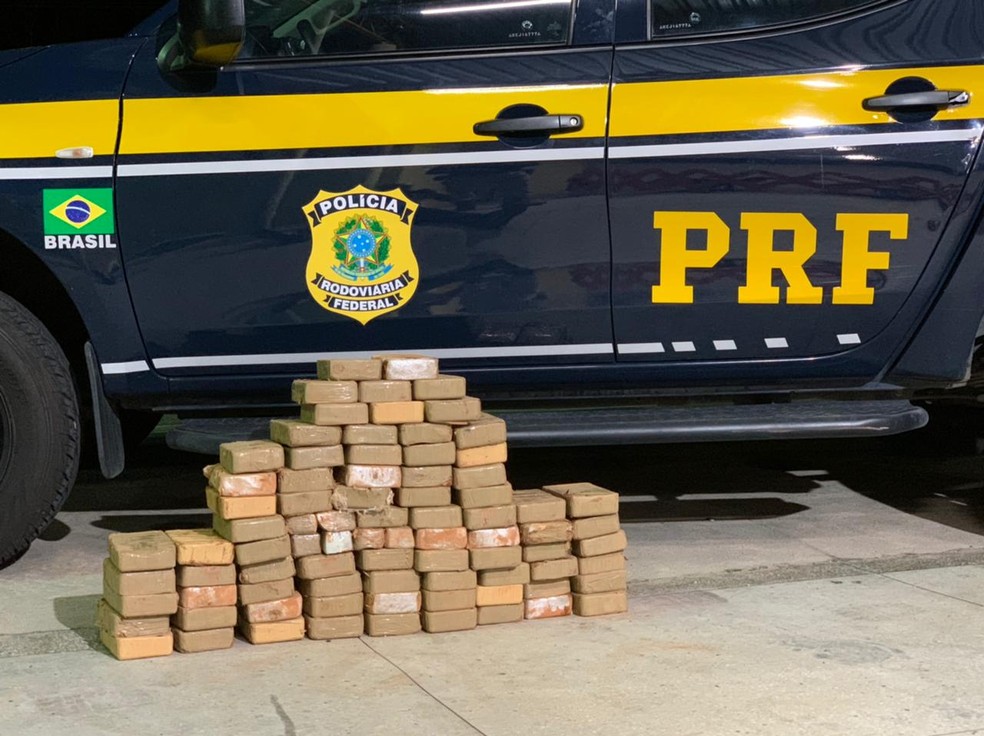 Mais de 80 kg de pasta base de cocaína foram apreendidos no RN durante fiscalização. — Foto: PRF/Divulgação