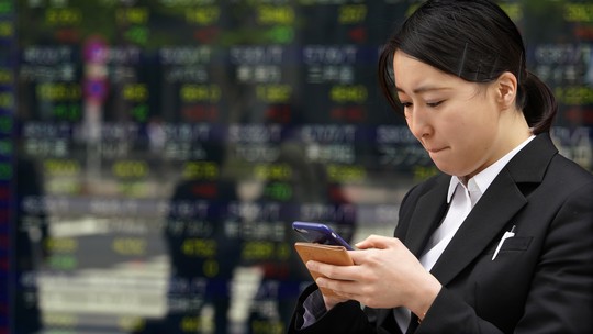 Bolsas da Ásia fecham em alta impulsionadas por setor de tecnologia; Xangai recua