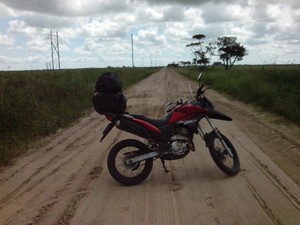 Wilson da Silva Alves e Natiele de Oliveira Pinto Alves viajaram 22 dias de moto pela América do Sul. (Foto: Wilson da Silva Alves/VC no G1)