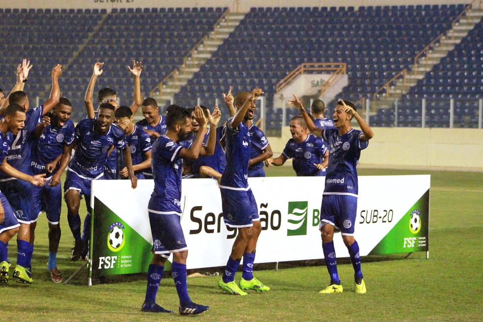 Confiança é bicampeão sergipano sub-20 — Foto: Josafá Neto