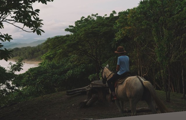 Tom Brady faz passeio a cavalo com filhos (Foto: Reprodução/Instagram)