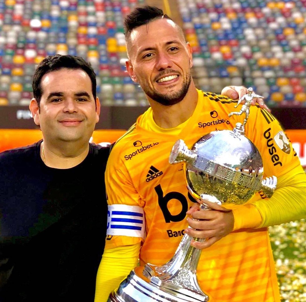 Diego Alves, do Flamengo, e seu empresário, Eduardo Maluf — Foto: Reprodução