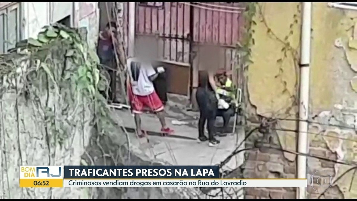 Polícia Prende Cinco Suspeitos Em Casarão Onde Vendiam Drogas Na Lapa No Centro Do Rio Rio