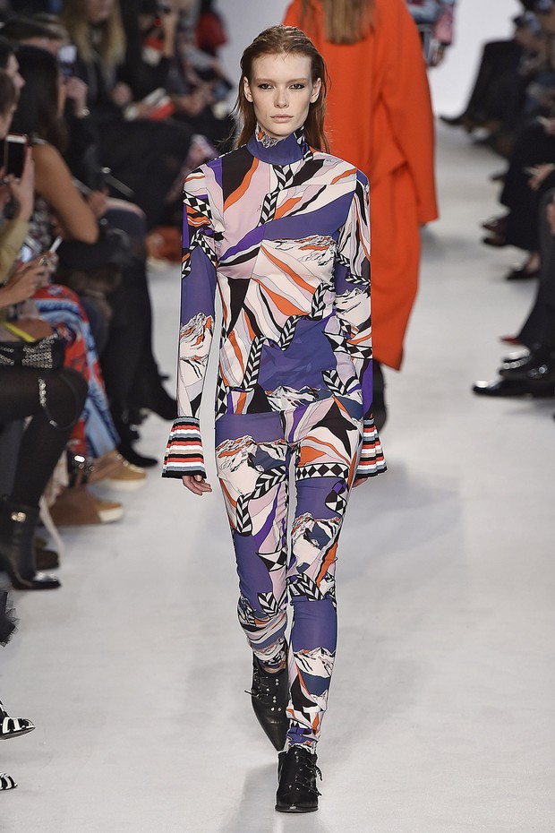 #SuzyMFW: Emilio Pucci - Into the Digital Universe - Vogue | en