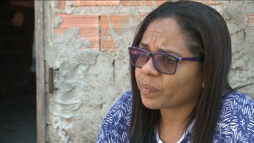 Andressa Santos conta que a irmã dela morreu durante o parto de bebê nascido morto. (Foto: Reprodução/TV Mirante)