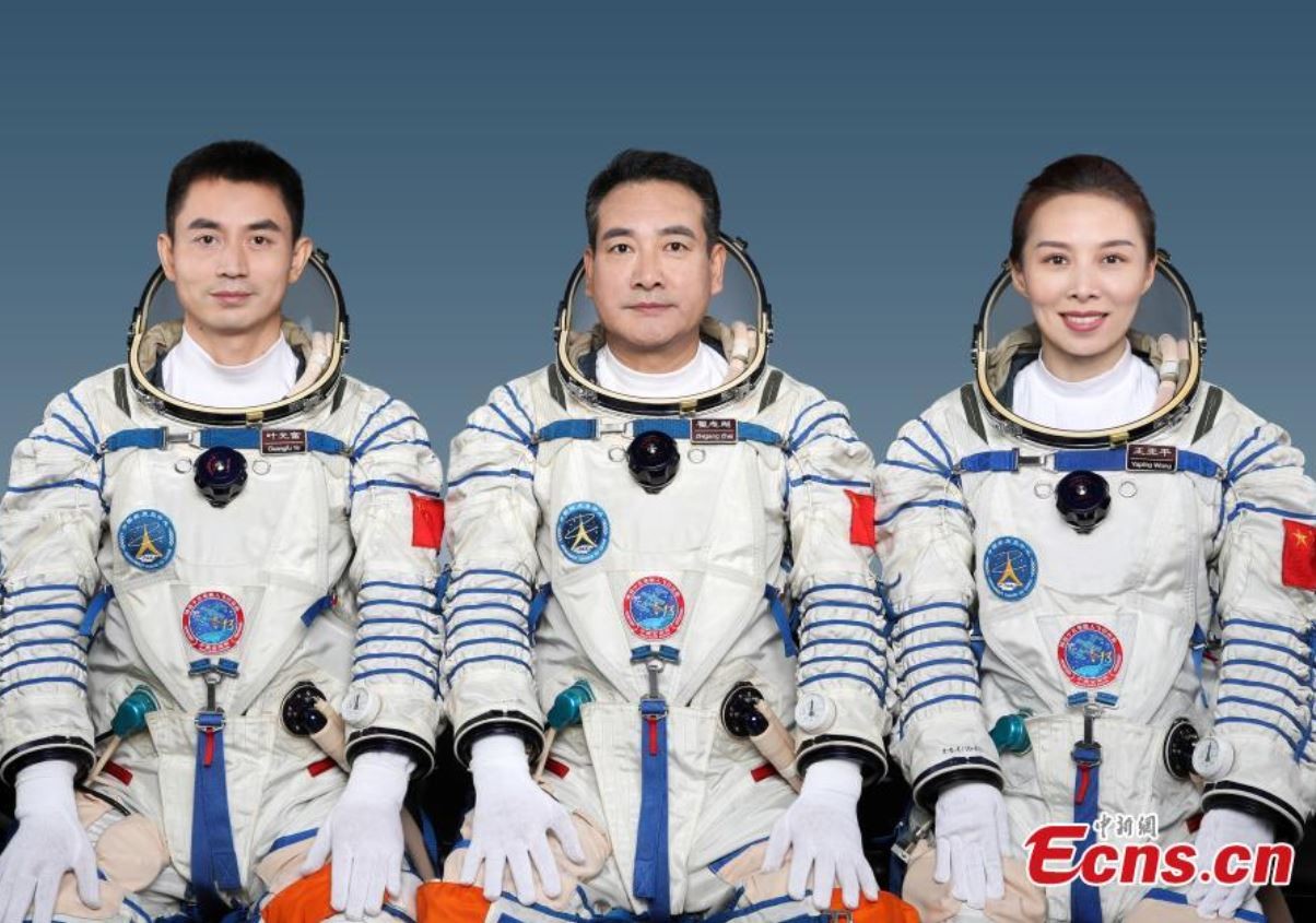 Os astronautas chineses Zhai Zhigang, Wang Yaping e Ye Guangfu  (Foto: ECNS.cn)