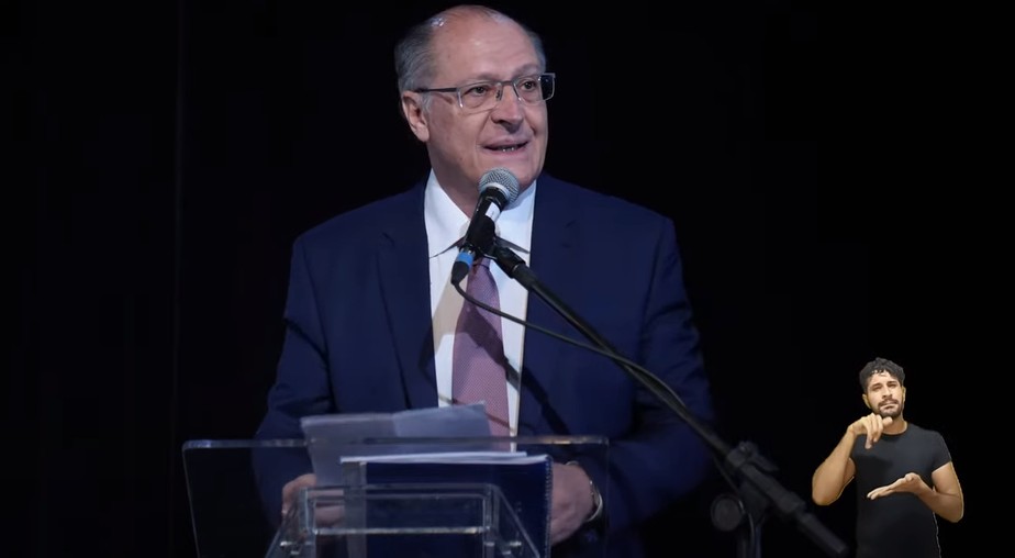 O vice-presidente eleito, Geraldo Alckmin (PSB), durante a entrega final do relatório da transição