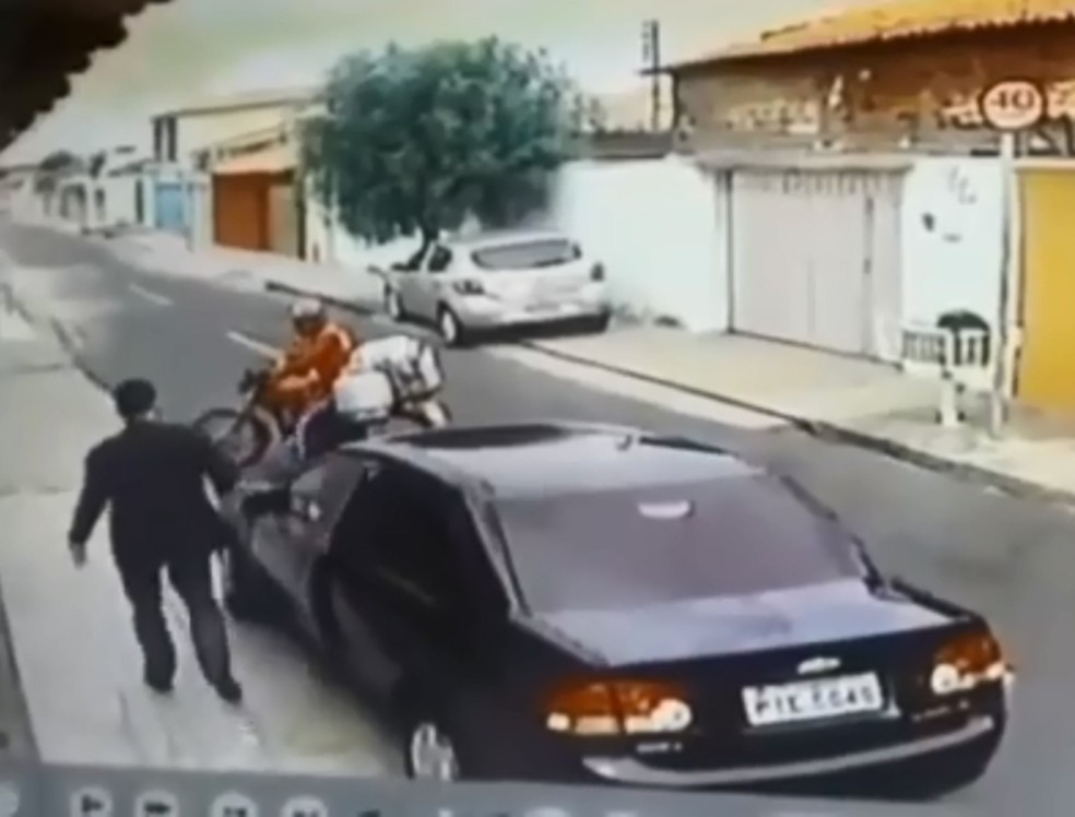 Falso pastor aborda entregador de botijão de gás e aplica golpe em Teresina (Foto: Reprodução / Facebook)