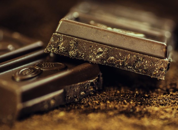A TPM pode ser atenuada com o consumo moderado de chocolate amargo  (Foto: Pixabay /  Alexander Stein / CreativeCommons)