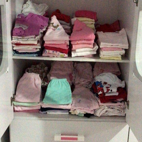 Casal reformou quarto, comprou enxoval e organizou roupas para a chegada de Clarice (Foto: Arquivo pessoal via BBC News)