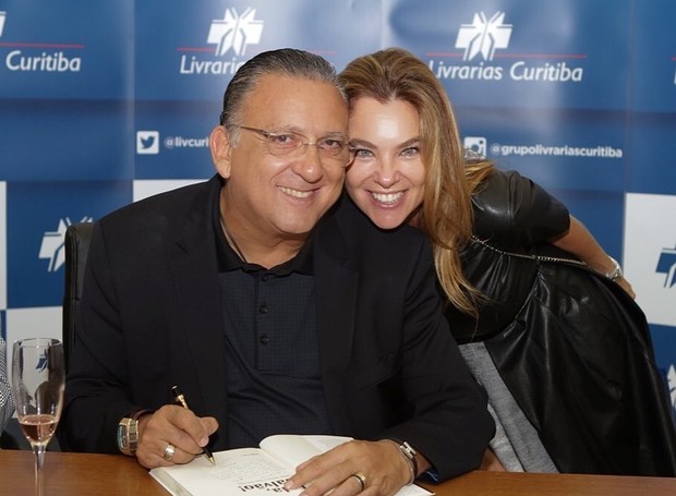 Galvão Bueno e esposa (Foto: Reprodução / Instagram)