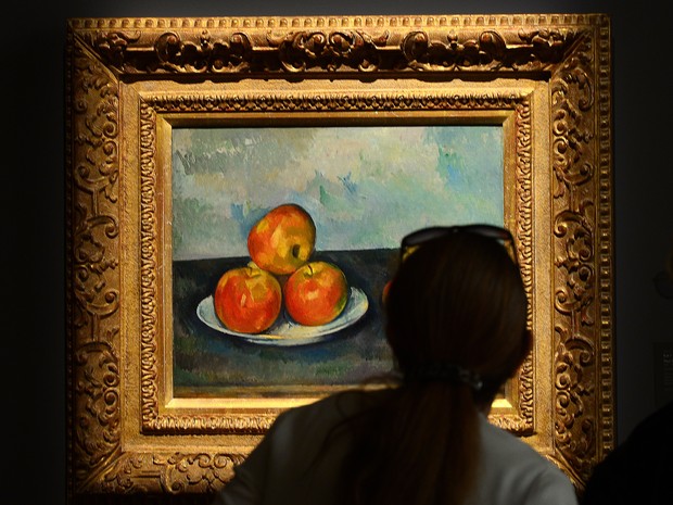 "Les Pommes", de Paul Cezanne é exibido em 3 de maio, durante uma prévia do leilão de arte impressionista e moderna da Sotheby, em Nova York (Foto: Emmanuel Dunand/ AFP)
