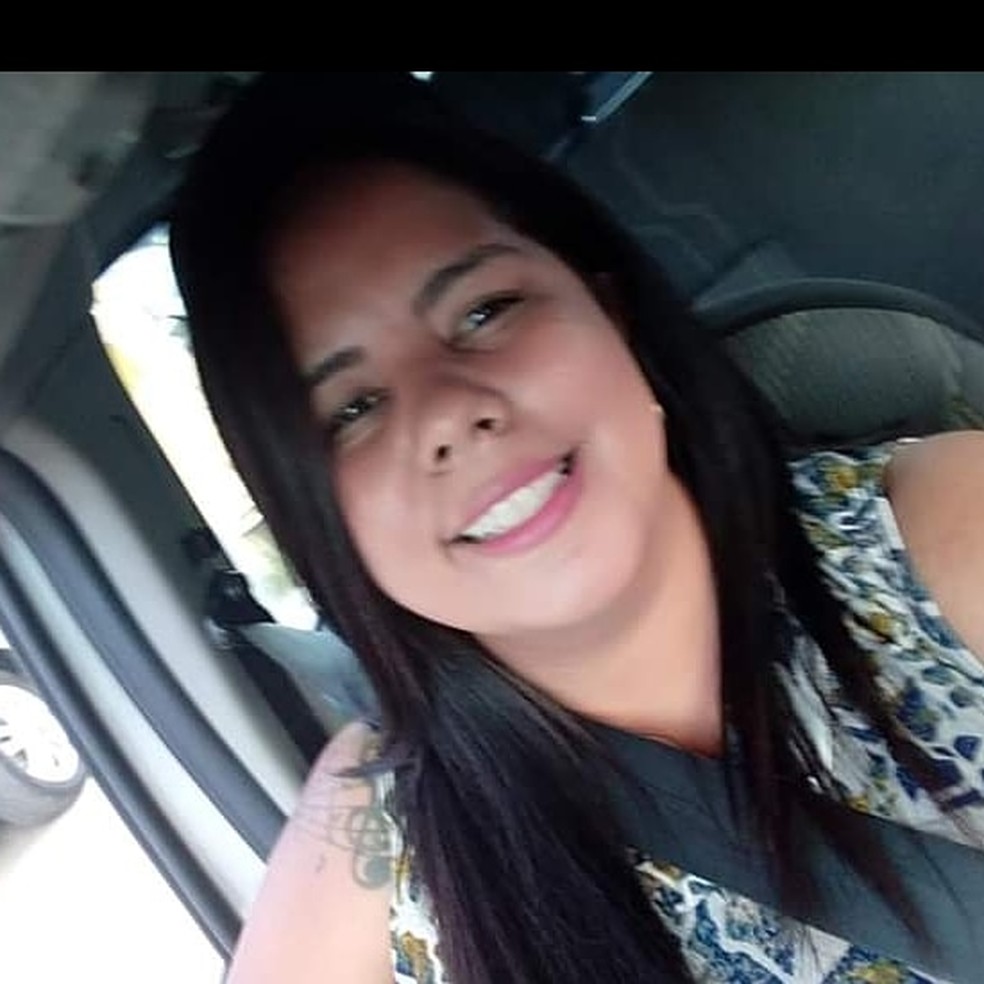 Motorista de aplicativos, Adélia Neta, de 36 anos, foi levada por bandidos e sofreu violência sexual e ficou em um matagal por cerca de duas horas, no Recife — Foto: Reprodução/Acervo pessoal
